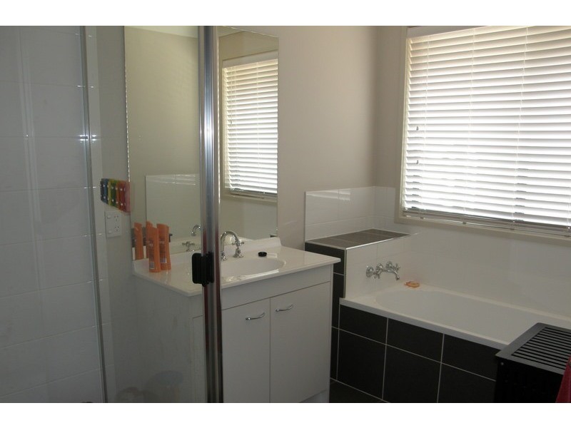 42 Ballyalla Crecent, Warner QLD 4500