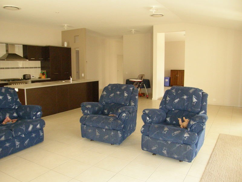 42 Ballyalla Crecent, Warner QLD 4500