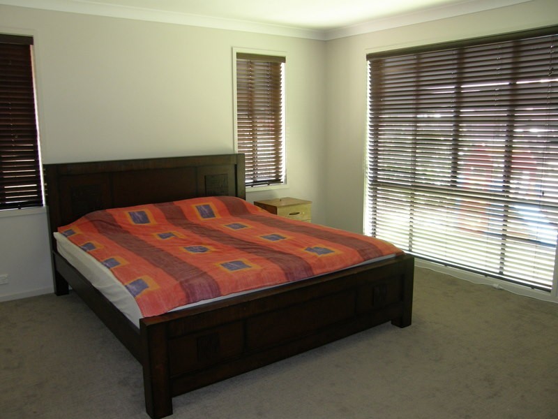 42 Ballyalla Crecent, Warner QLD 4500