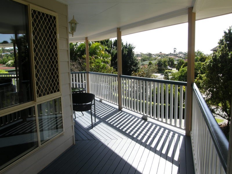 9 Phoenix Court, Eatons Hill QLD 4037