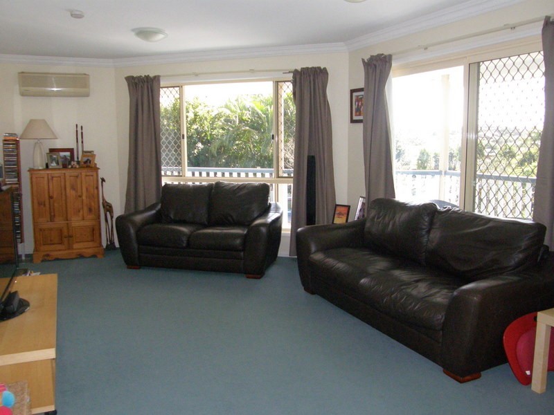 9 Phoenix Court, Eatons Hill QLD 4037