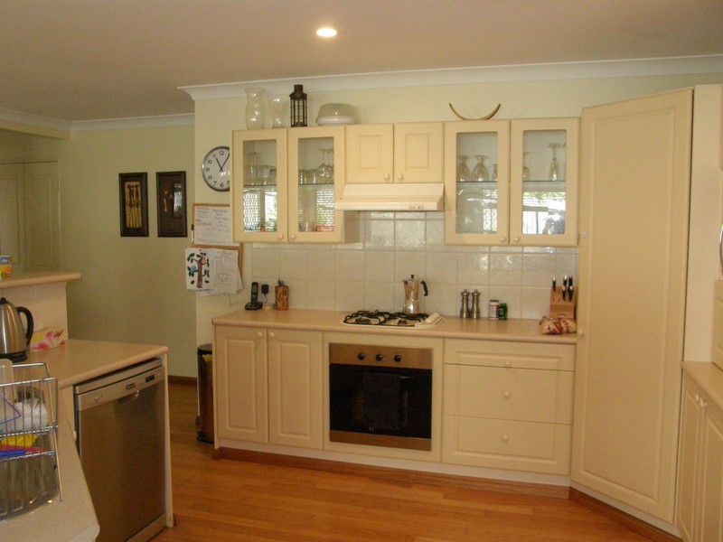 9 Phoenix Court, Eatons Hill QLD 4037