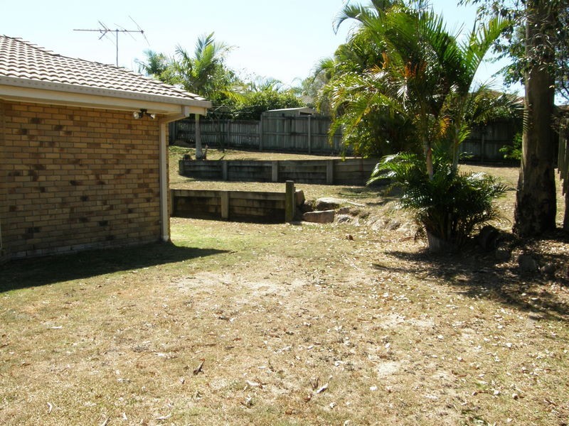 16 Queen Elizabeth Drive, Eatons Hill QLD 4037