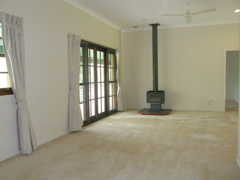 18 Salisbury Court, Clear Mountain QLD 4500