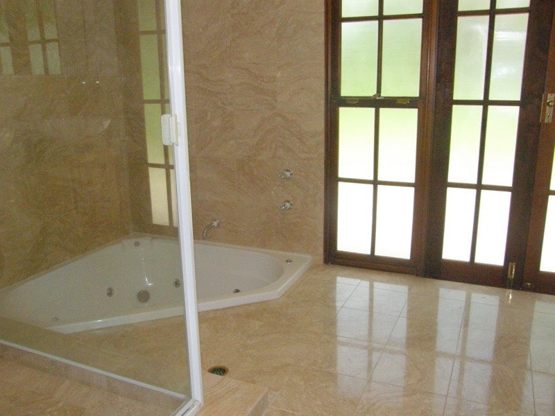 18 Salisbury Court, Clear Mountain QLD 4500