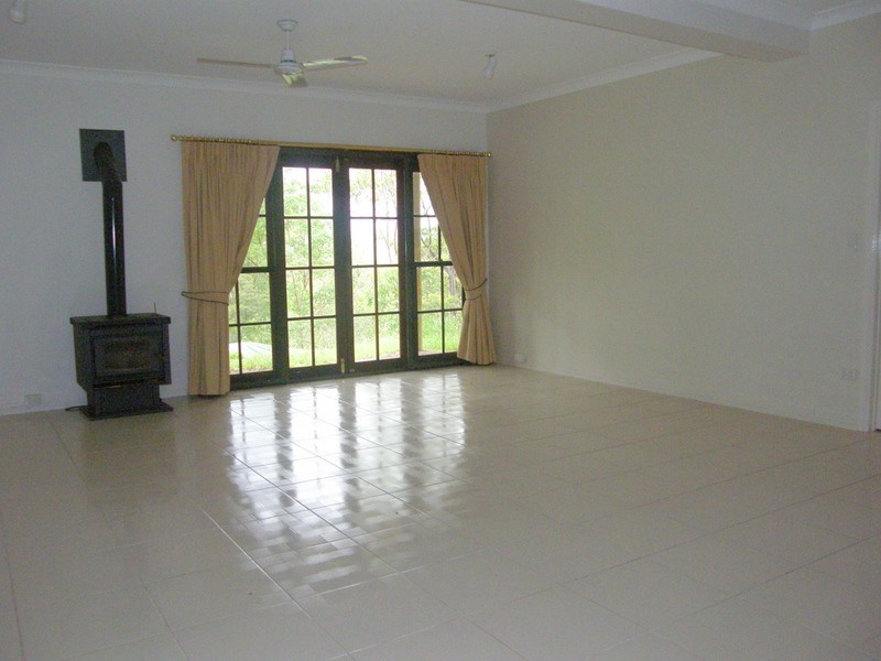 18 Salisbury Court, Clear Mountain QLD 4500