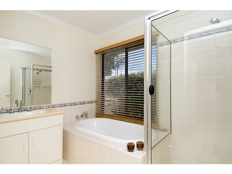 2 Sonoma Court, Cashmere QLD 4500