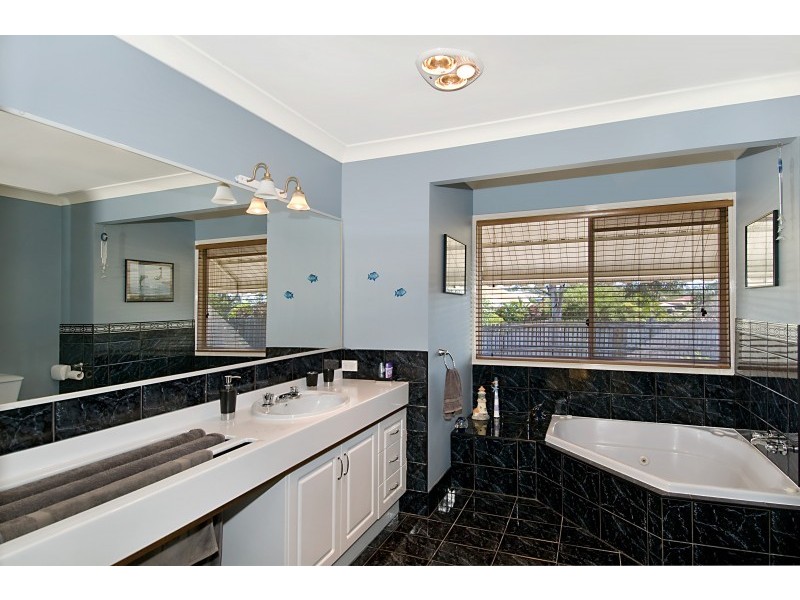 Eatons Hill QLD 4037