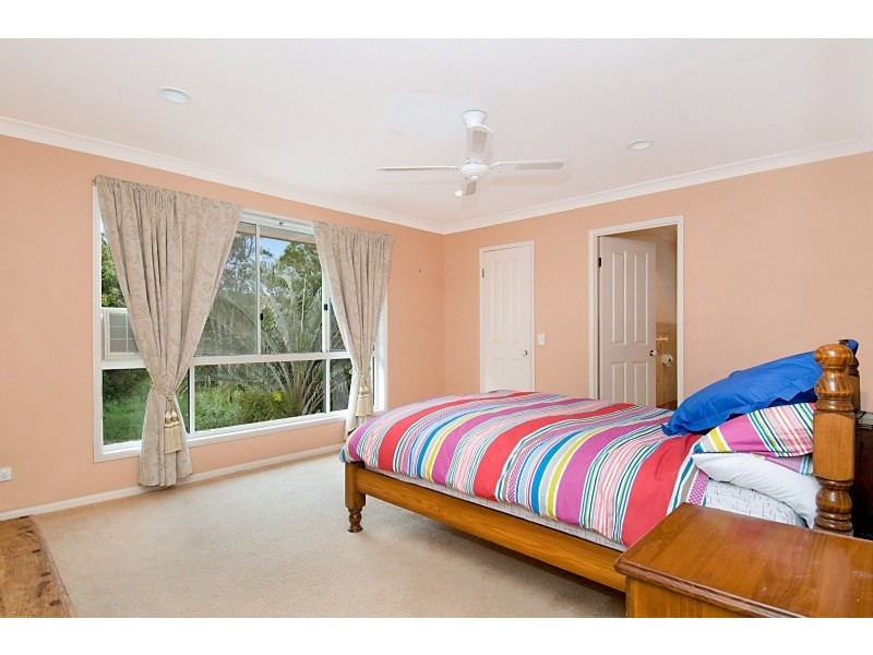 15 Silkyoak Way, Albany Creek QLD 4035