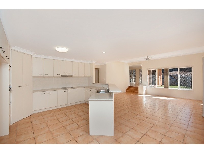 30 Silkyoak Way, Albany Creek QLD 4035