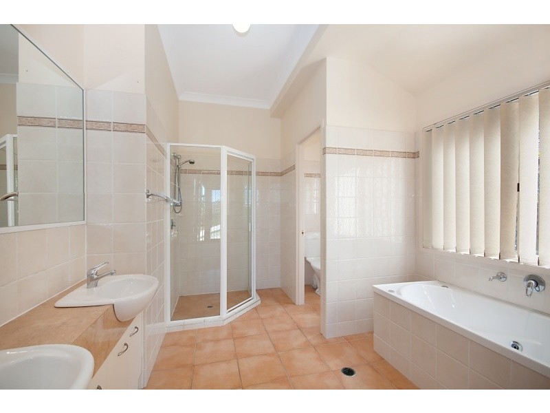 30 Silkyoak Way, Albany Creek QLD 4035