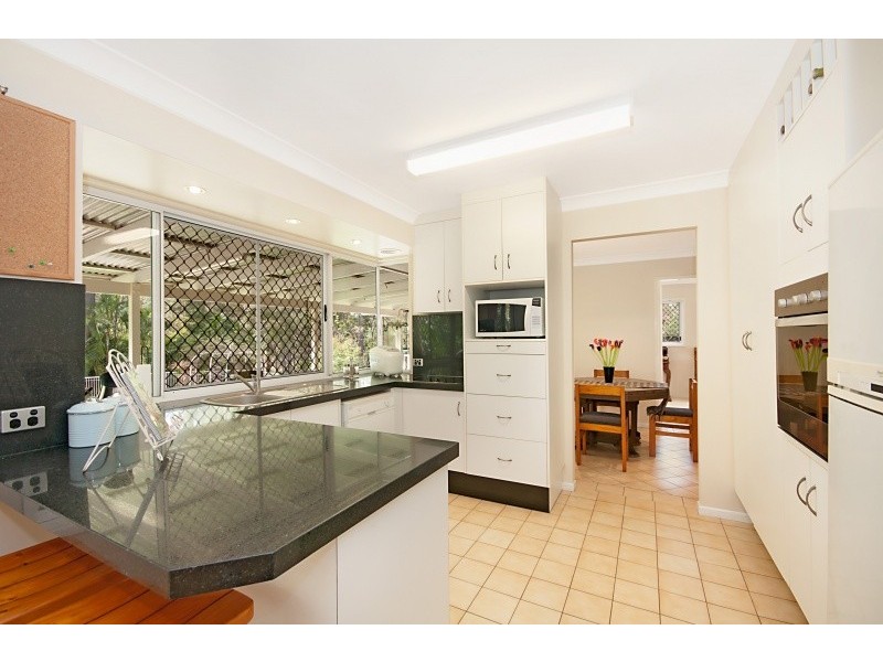 24 Eden Drive, Eatons Hill QLD 4037