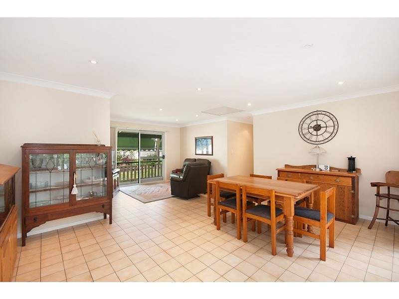 24 Eden Drive, Eatons Hill QLD 4037