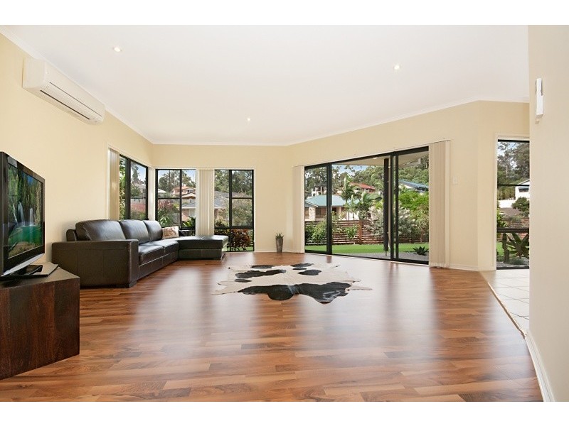 1 Roundelay Court, Eatons Hill QLD 4037