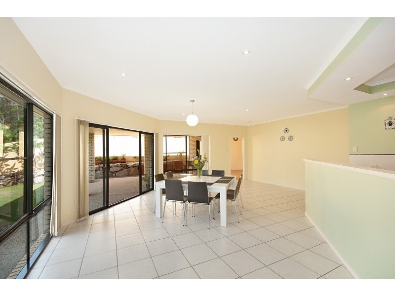 1 Roundelay Court, Eatons Hill QLD 4037