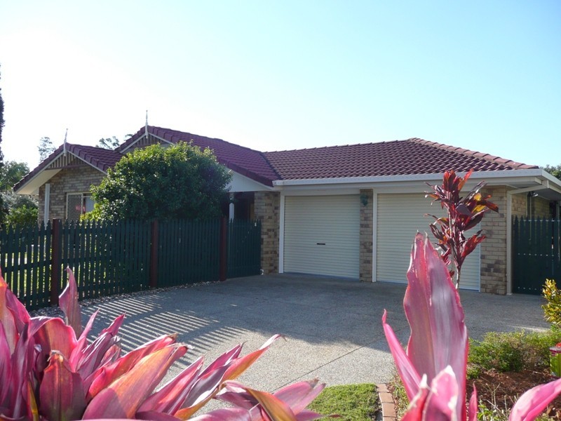 42 Flinders Way, Albany Creek QLD 4035