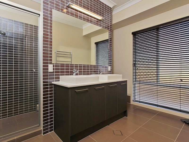 19 Louise Court, Cashmere QLD 4500