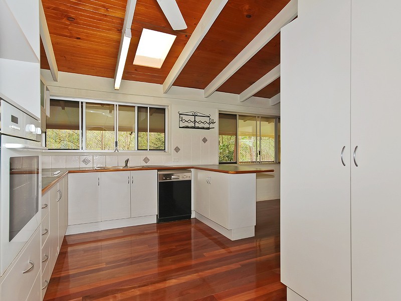 2 Jane Court, Cashmere QLD 4500