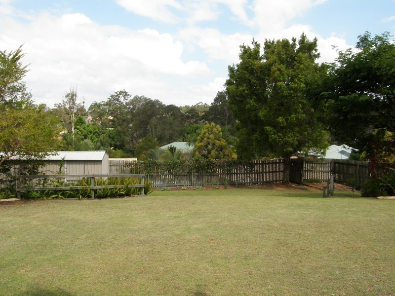 2 Lambeth Court, Albany Creek QLD 4035