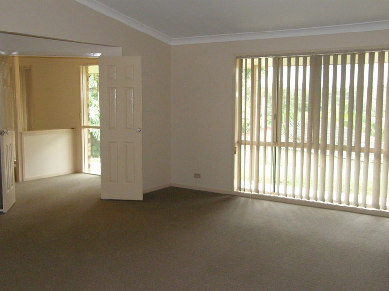 4 Apollo Court, Eatons Hill QLD 4037