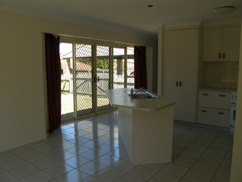 16 Queen Elizabeth Drive, Eatons Hill QLD 4037