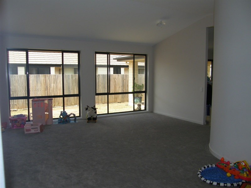 42 Ballyalla Crescent, Warner QLD 4500