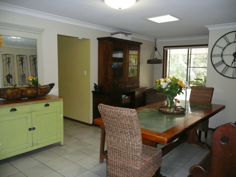 9 Garrawin Court, Clear Mountain QLD 4500