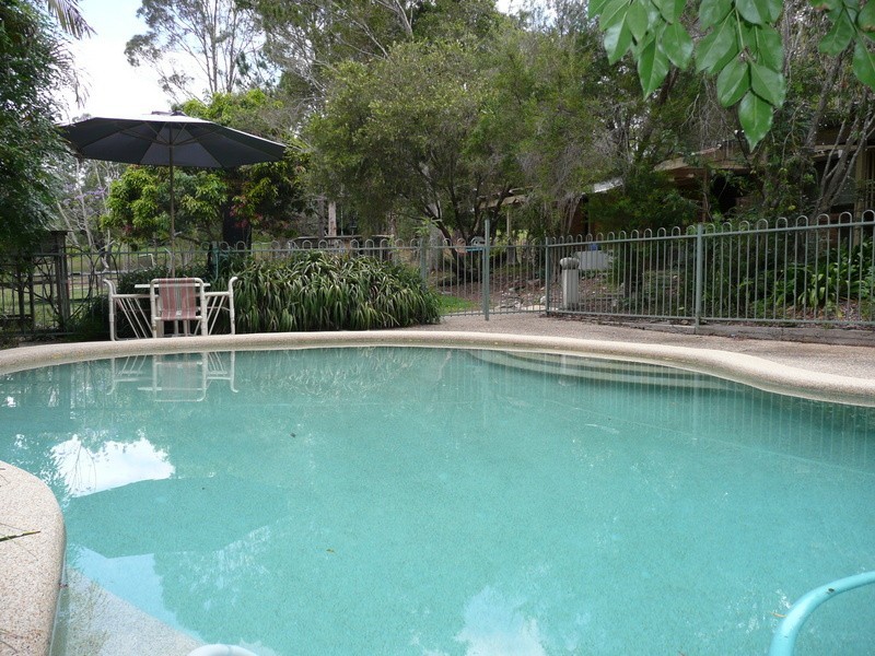 9 Garrawin Court, Clear Mountain QLD 4500