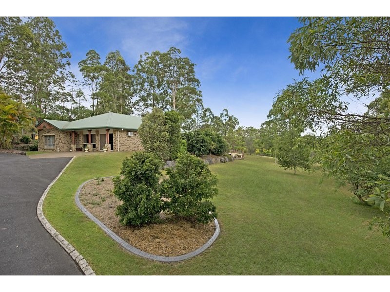 Eatons Hill QLD 4037