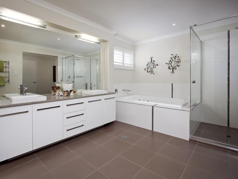 14 Confluence Court, Eatons Hill QLD 4037