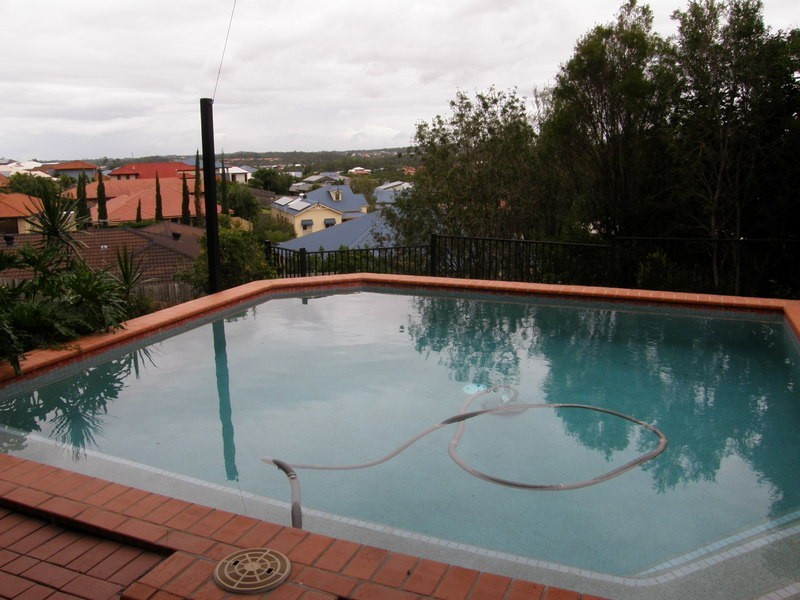 17 Emanual Court, Eatons Hill QLD 4037