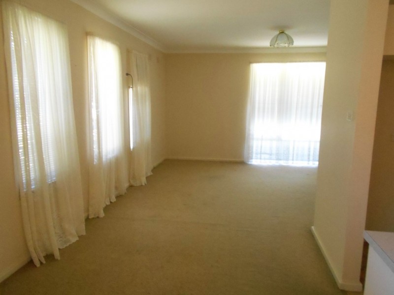 35 Roebuck Cres, Willmot NSW 2770