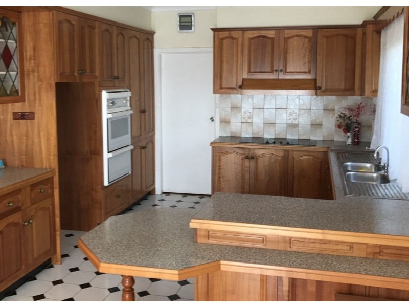 25 Aldington Rd, Kemps Creek NSW 2178