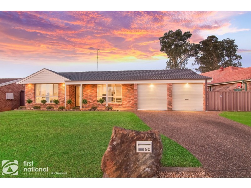 90 Summerfield Ave, Quakers Hill NSW 2763