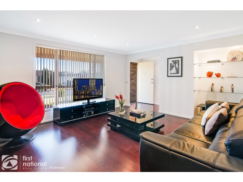 90 Summerfield Ave, Quakers Hill NSW 2763