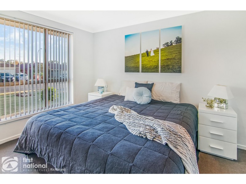 90 Summerfield Ave, Quakers Hill NSW 2763