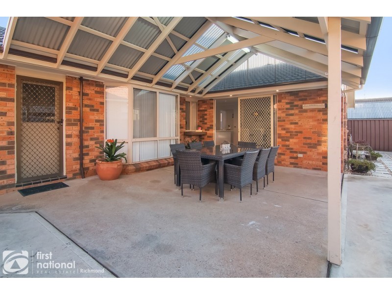 90 Summerfield Ave, Quakers Hill NSW 2763