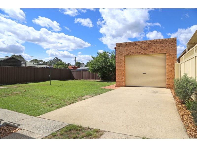 2 Hughes Ave, Richmond NSW 2753