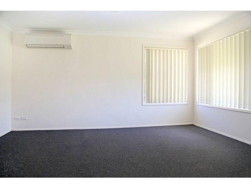 2 Hughes Ave, Richmond NSW 2753