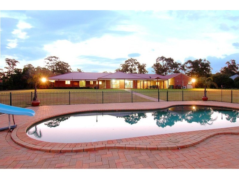 9 Avon Place, Windsor Downs NSW 2756