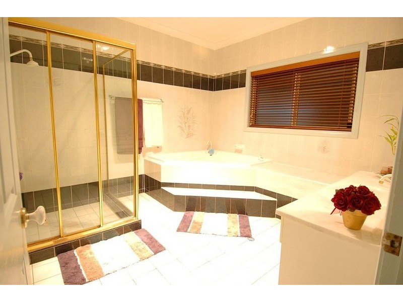 9 Avon Place, Windsor Downs NSW 2756