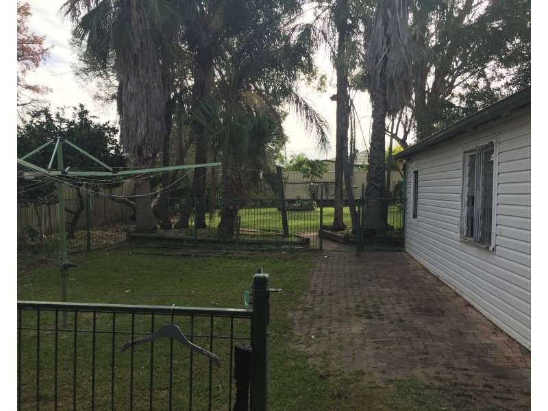 9 Dunstable Rd, Blacktown NSW 2148