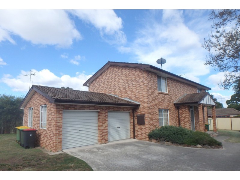 2/33 Woods Road, South Windsor NSW 2756