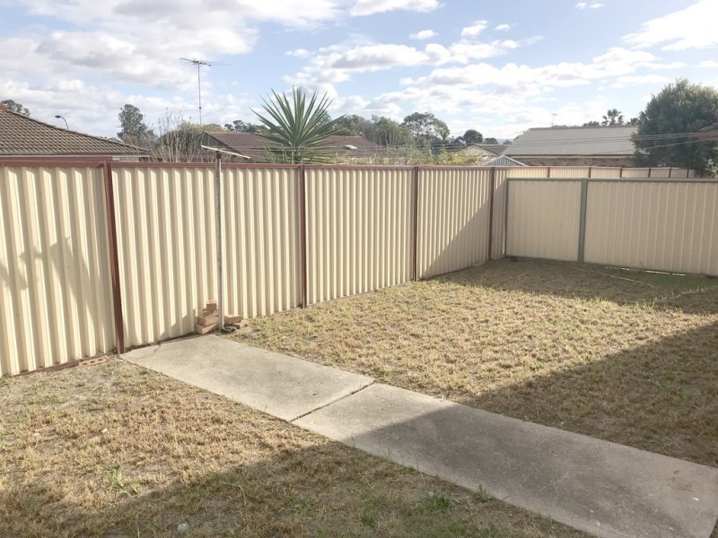 2/33 Woods Road, South Windsor NSW 2756