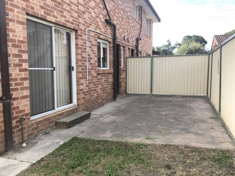 2/33 Woods Road, South Windsor NSW 2756