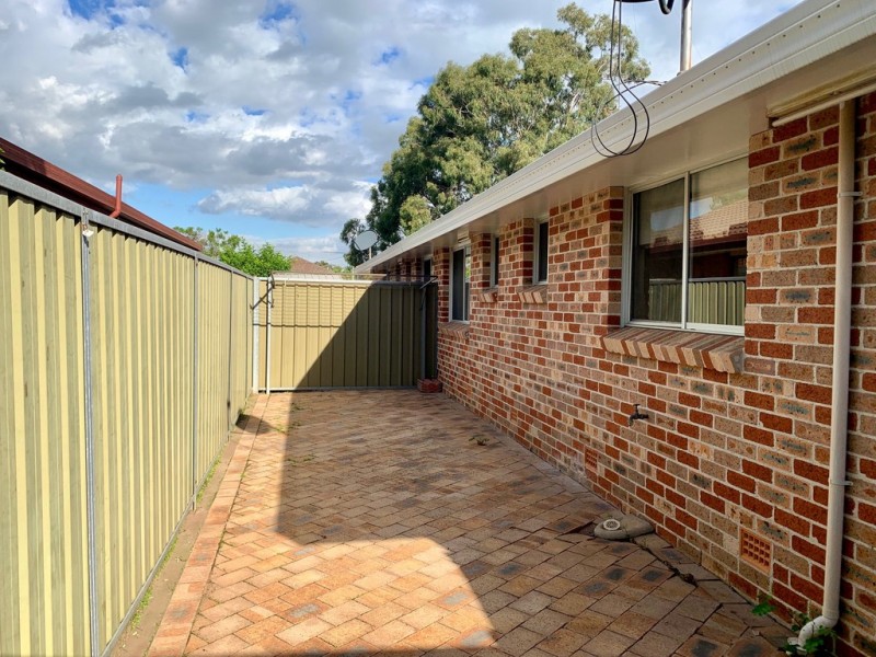 1/11 Ivy Avenue, Mcgraths Hill NSW 2756