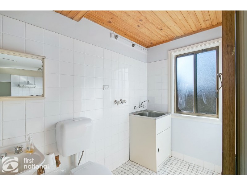 2/27 Red House Cres, Mcgraths Hill NSW 2756