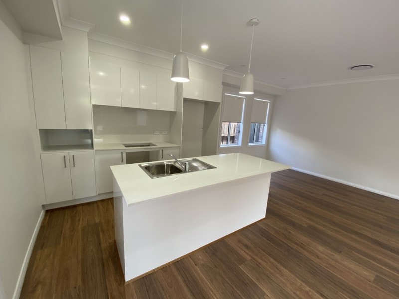 2/11 College st, Richmond NSW 2753
