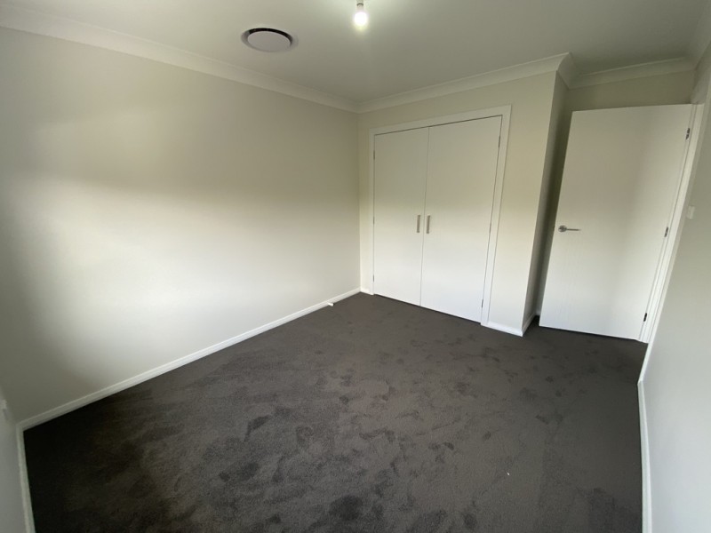 2/11 College st, Richmond NSW 2753