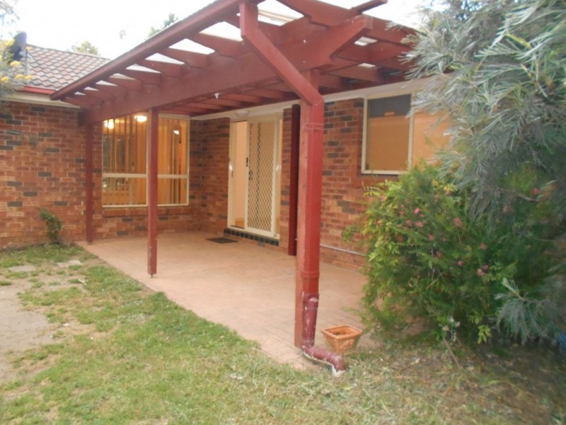 11 MacKenzie Ave, Glenmore Park NSW 2745